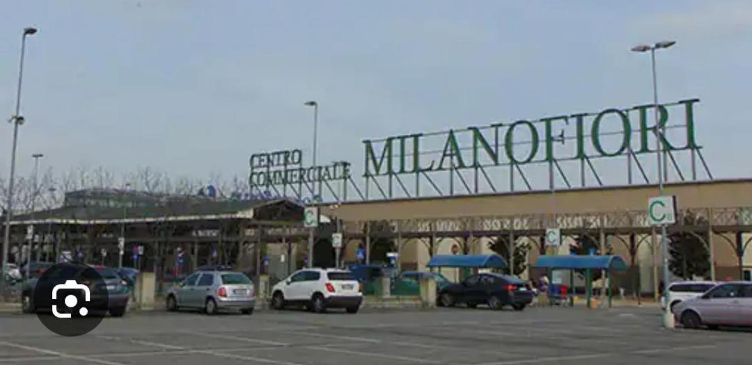 La Casa Blu- Forum Di Assago, Ospedale Humanitas, Milanofiori, Ieo Rozzano Esterno foto